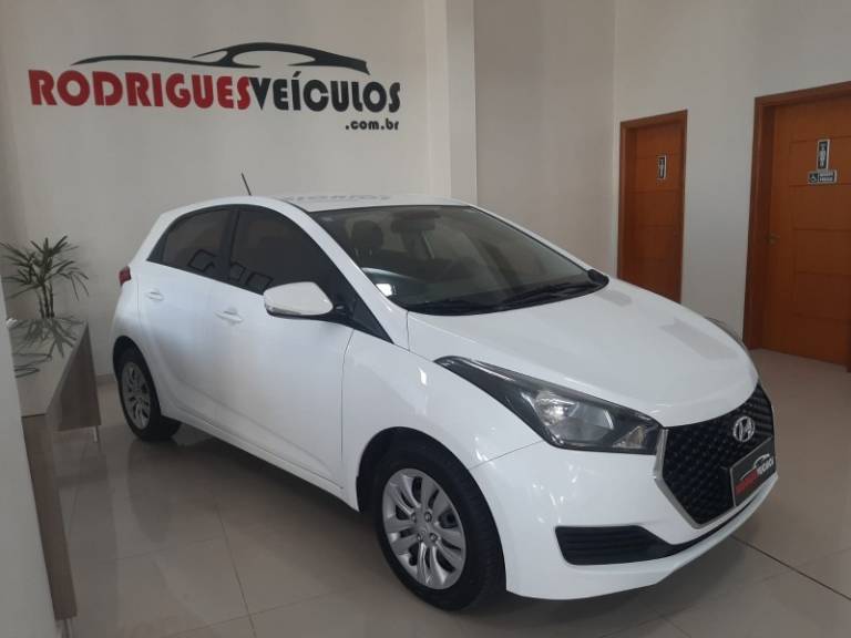 HYUNDAI - HB20 - 2018/2019 - Branca - R$ 56.900,00
