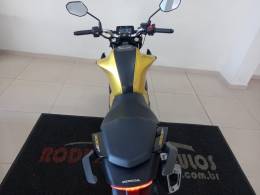 HONDA - CB 300F TWISTER - 2024/2024 - Dourada - R$ 25.900,00