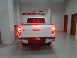 TOYOTA - HILUX - 2022/2022 - Branca - R$ 259.000,00