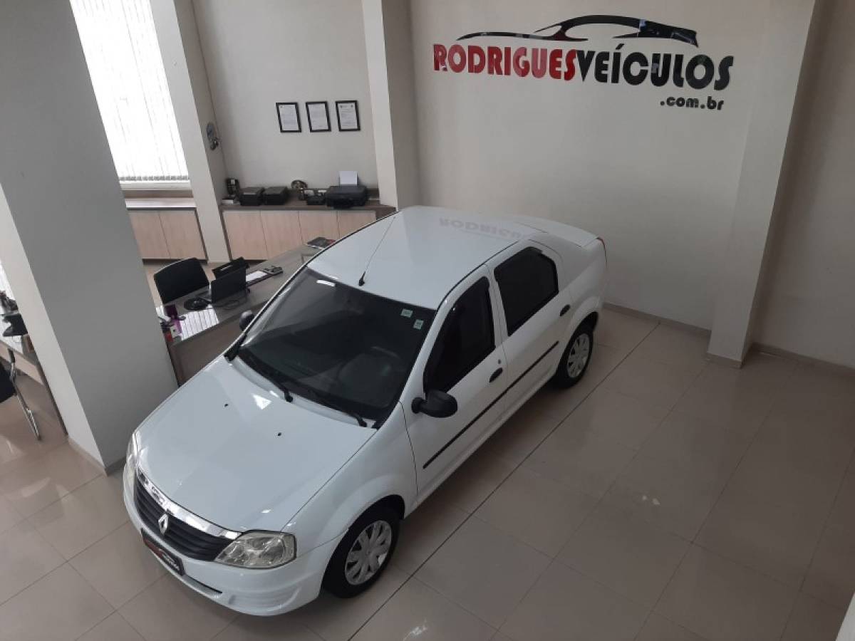 RENAULT - LOGAN - 2013/2013 - Branca - R$ 25.400,00