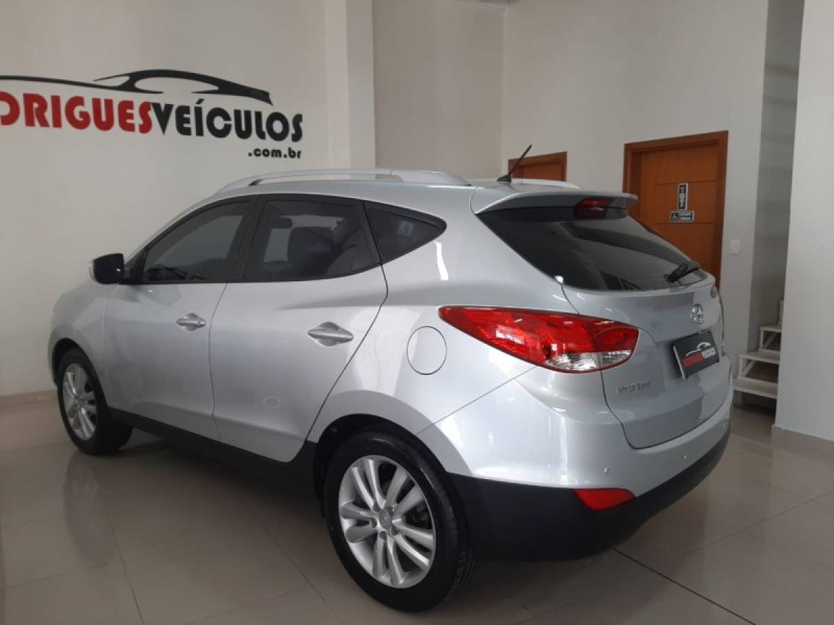 HYUNDAI - IX35 - 2010/2011 - Prata - R$ 59.900,00