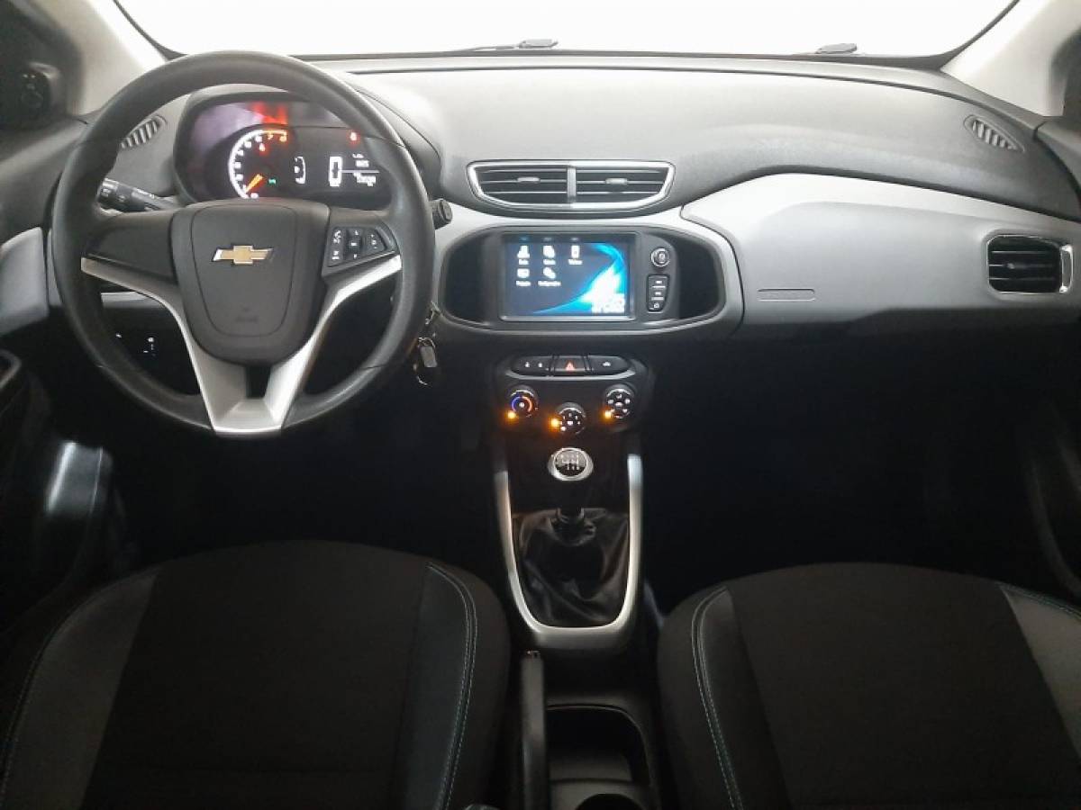 CHEVROLET - ONIX - 2018/2019 - Branca - R$ 62.900,00