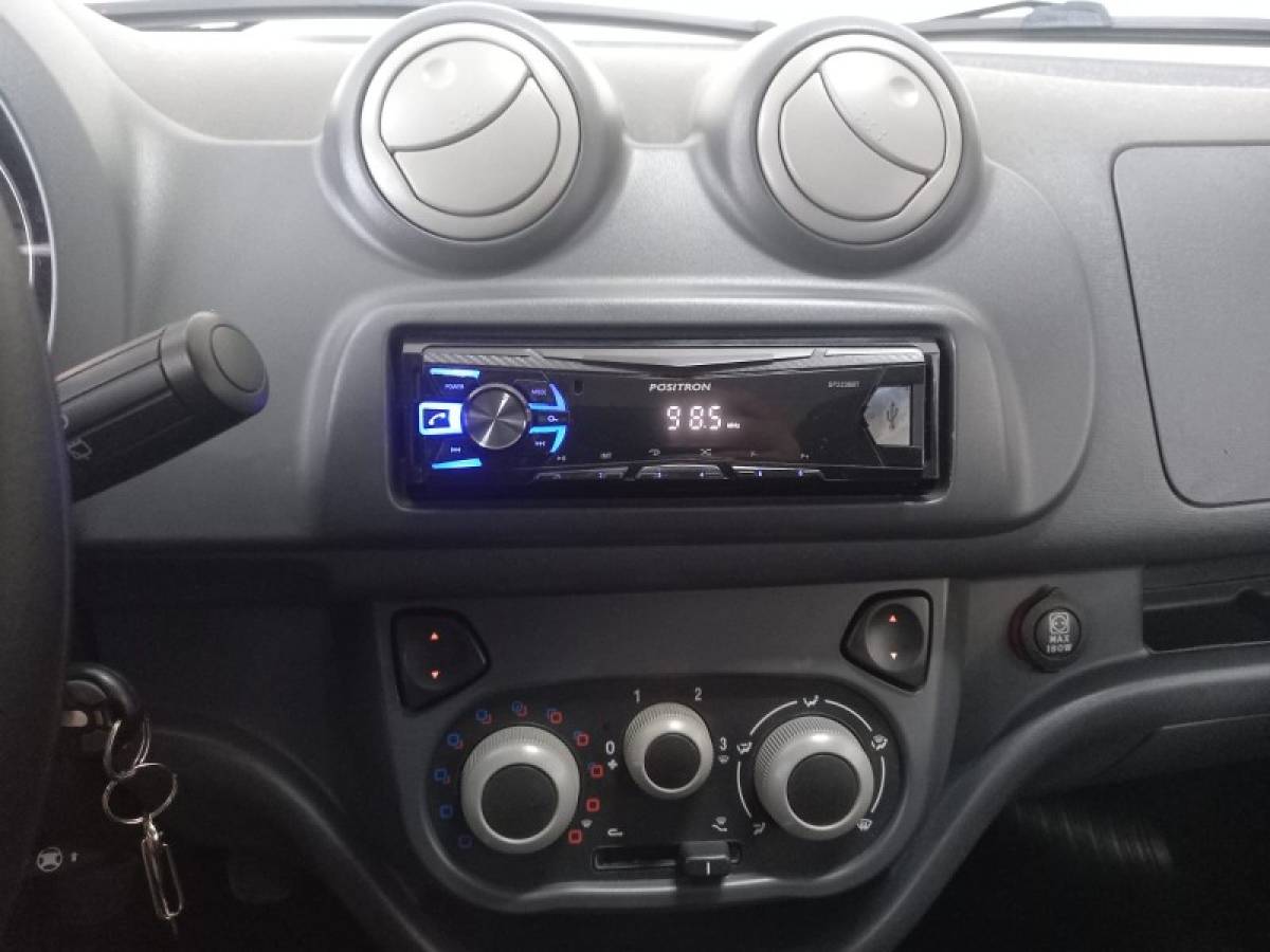 FIAT - UNO - 2010/2011 - Prata - R$ 28.900,00