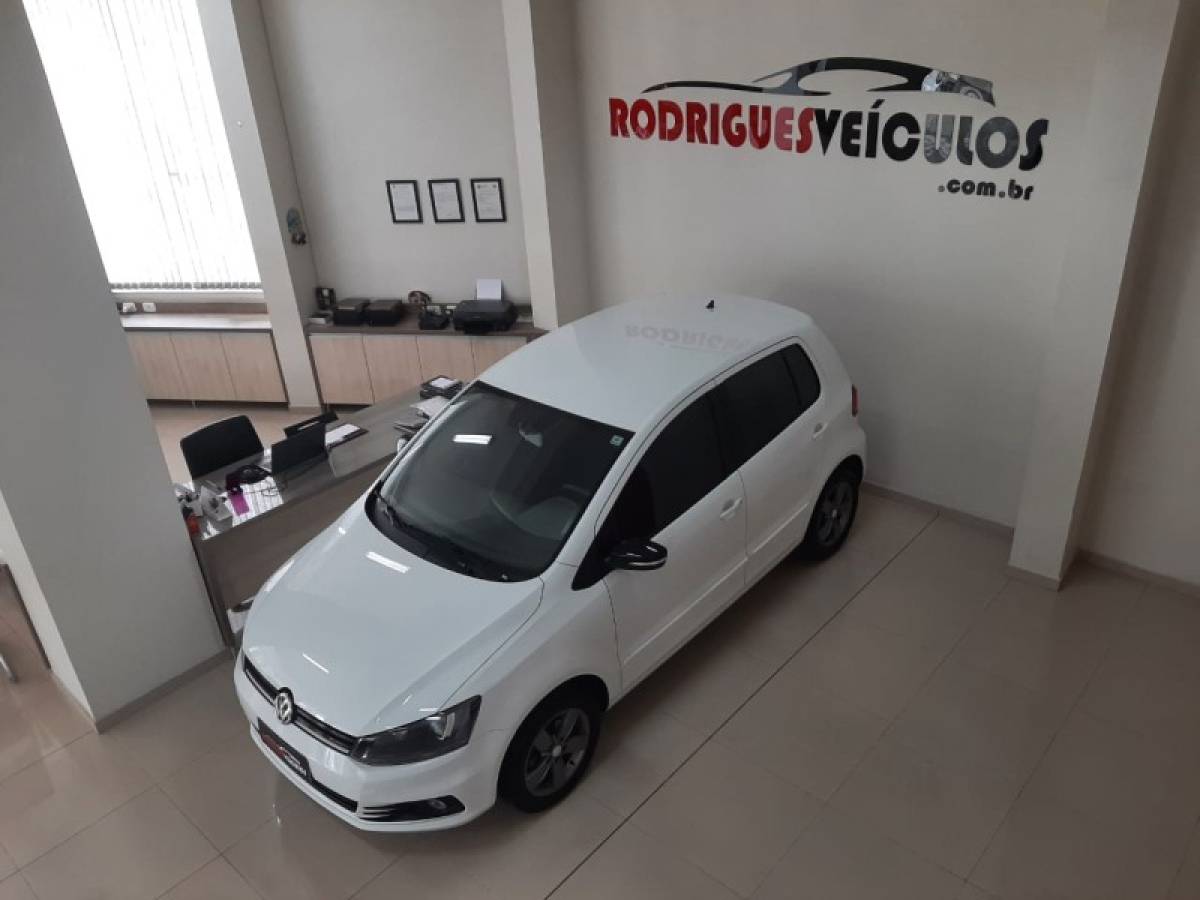 VOLKSWAGEN - FOX - 2019/2019 - Branca - R$ 58.900,00