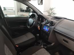FORD - FIESTA - 2013/2014 - Prata - R$ 33.900,00