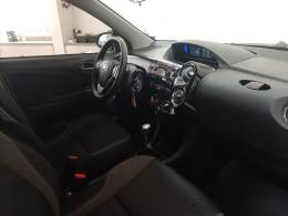 TOYOTA - ETIOS - 2016/2017 - Branca - R$ 59.900,00