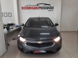 CHEVROLET - ONIX - 2018/2019 - Cinza - R$ 65.900,00