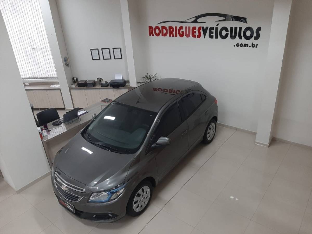 CHEVROLET - ONIX - 2014/2015 - Cinza - R$ 49.900,00