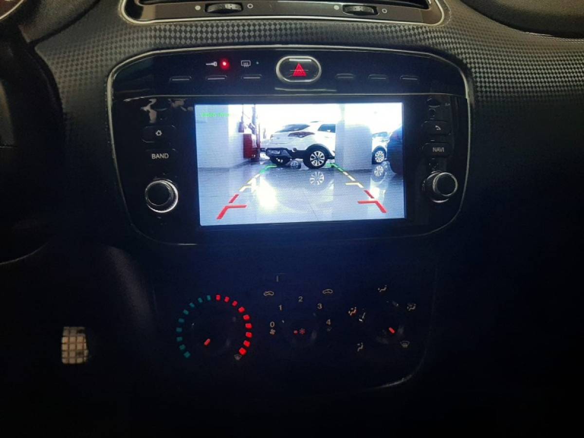 FIAT - PUNTO - 2014/2015 - Branca - R$ 54.900,00