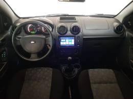 FORD - FIESTA - 2013/2014 - Prata - R$ 33.900,00