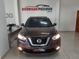 NISSAN - KICKS - 2017/2018 - Marrom - R$ 79.900,00