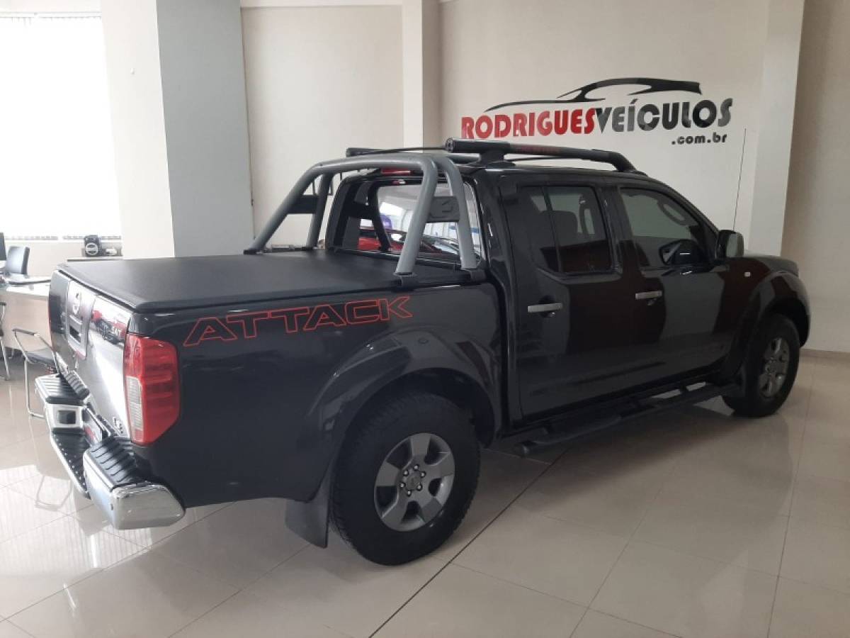 NISSAN - FRONTIER - 2012/2013 - Preta - R$ 104.900,00