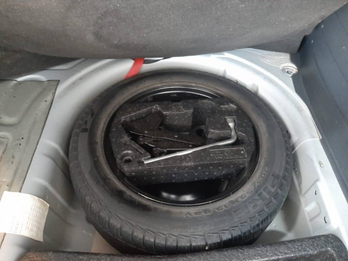 VOLKSWAGEN - SPACE CROSS - 2015/2015 - Prata - R$ 64.900,00