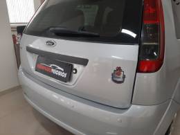FORD - FIESTA - 2013/2014 - Prata - R$ 33.900,00