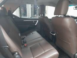 TOYOTA - HILUX SW4 - 2018/2018 - Prata - R$ 229.000,00