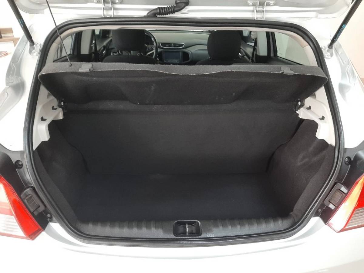 CHEVROLET - ONIX - 2015/2016 - Prata - R$ 54.900,00