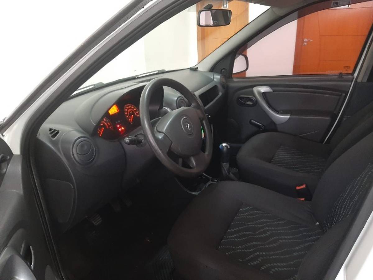 RENAULT - LOGAN - 2013/2013 - Branca - R$ 25.400,00