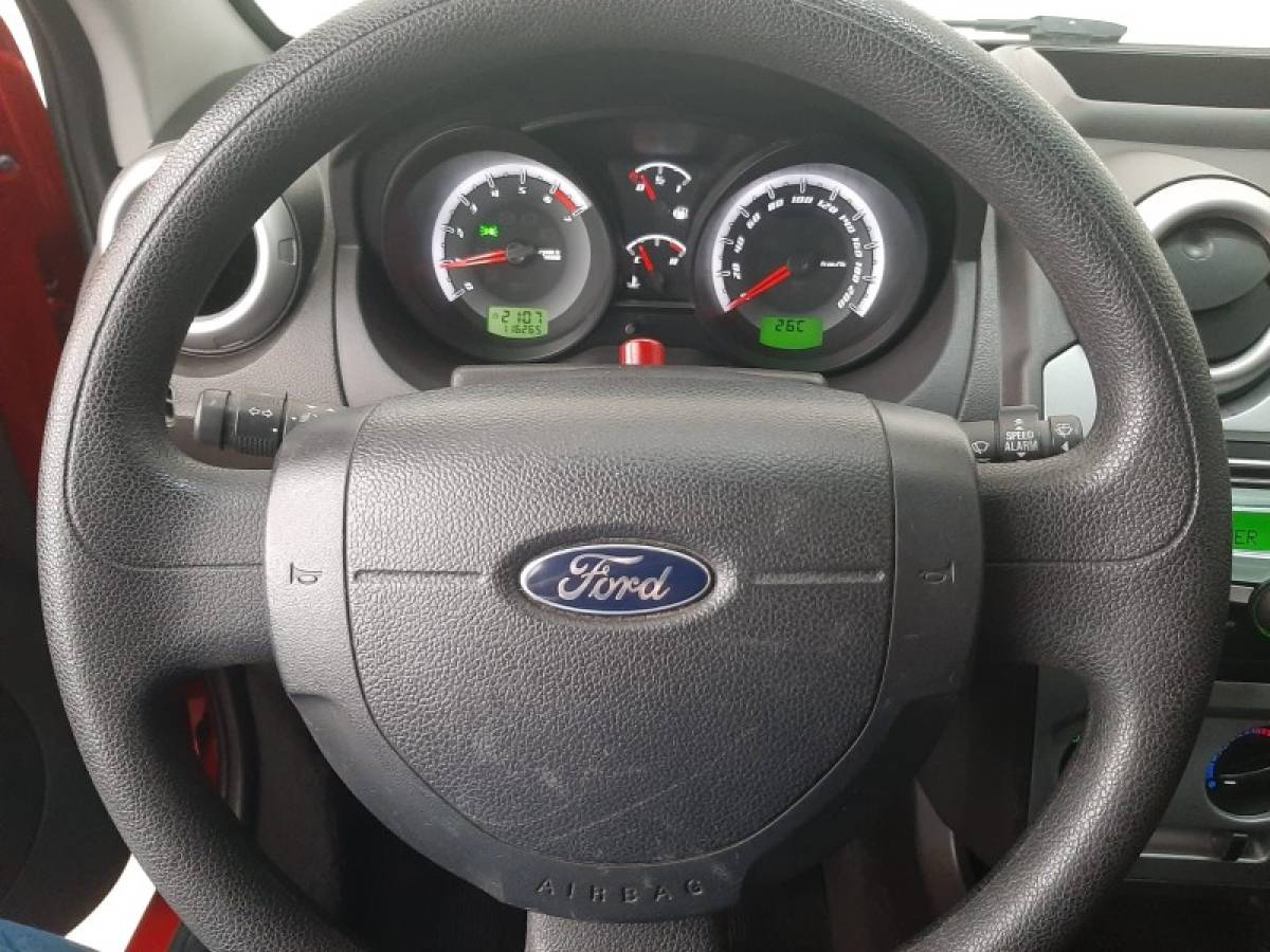 FORD - FIESTA - 2012/2012 - Vermelha - R$ 32.900,00