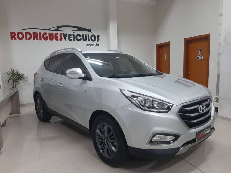HYUNDAI - IX35 - 2019/2020 - Prata - R$ 95.900,00