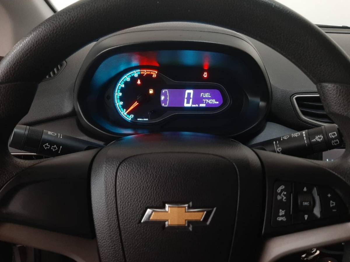 CHEVROLET - ONIX - 2015/2016 - Prata - R$ 54.900,00