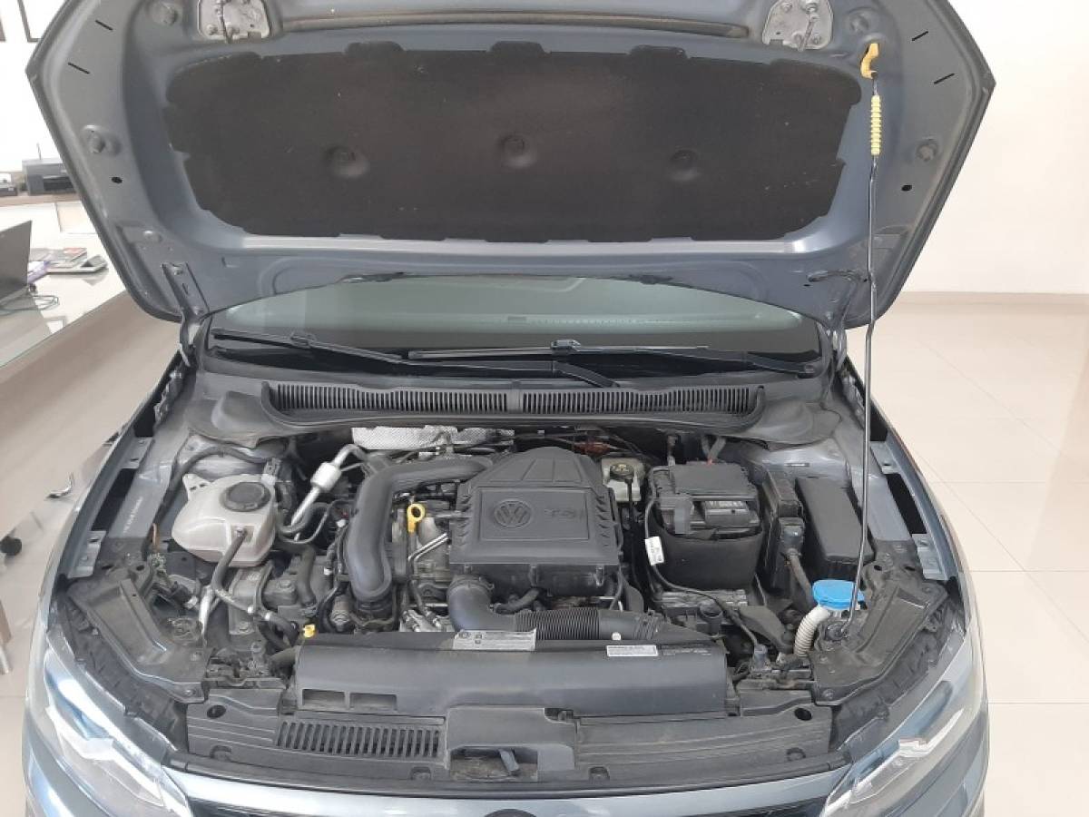 VOLKSWAGEN - VIRTUS - 2019/2019 - Cinza - R$ 82.900,00