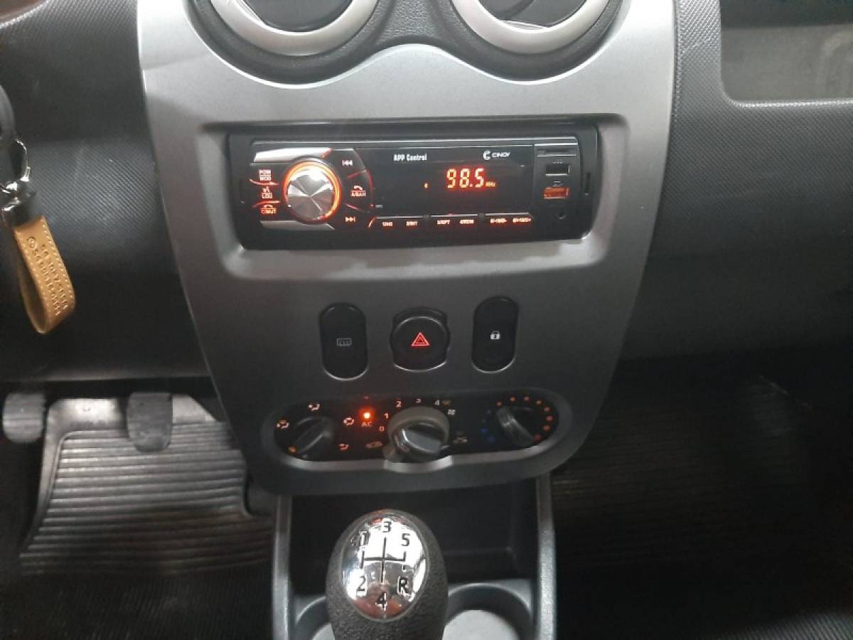 RENAULT - LOGAN - 2011/2011 - Prata - R$ 26.900,00
