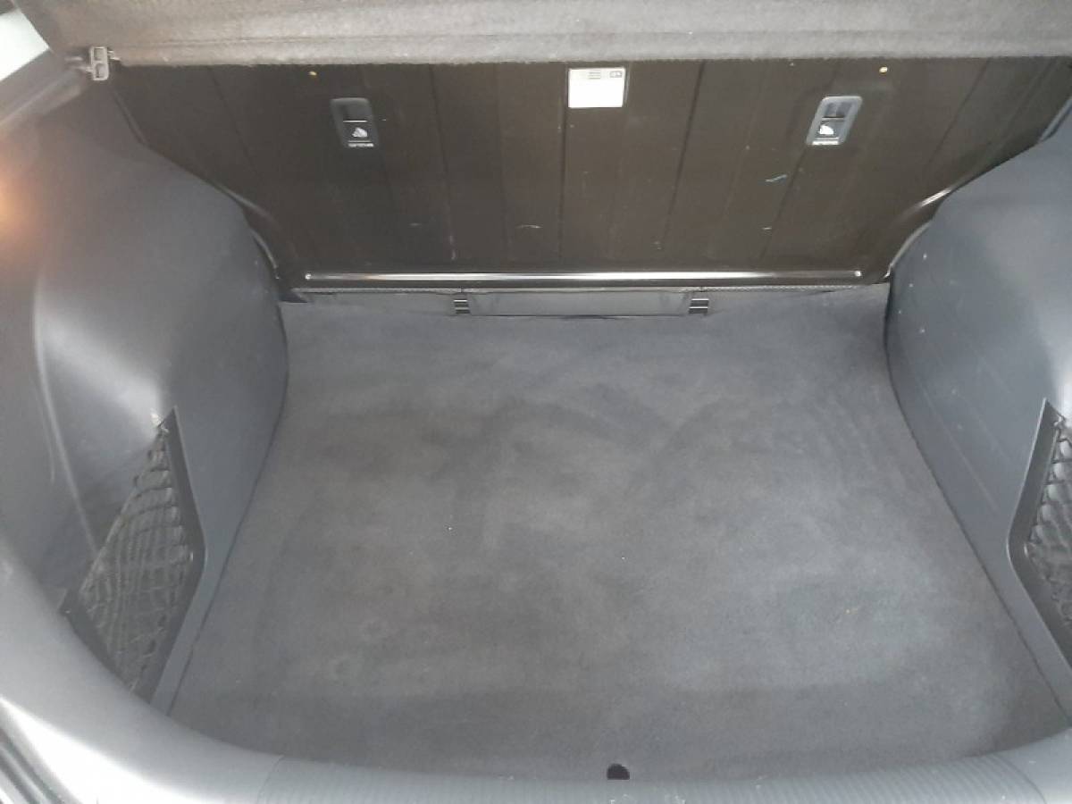 VOLKSWAGEN - SPACEFOX - 2017/2018 - Preta - R$ 56.900,00