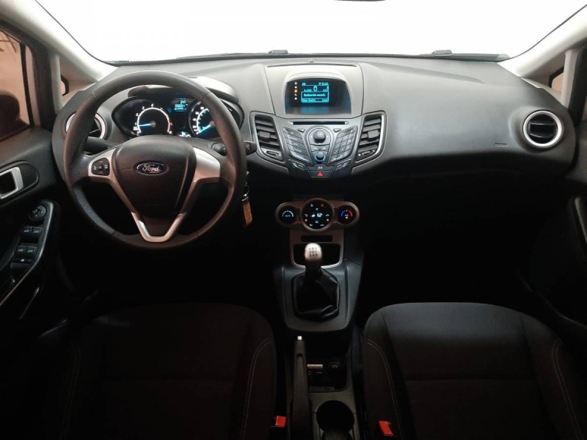 FORD - FIESTA - 2017/2017 - Prata - R$ 54.900,00