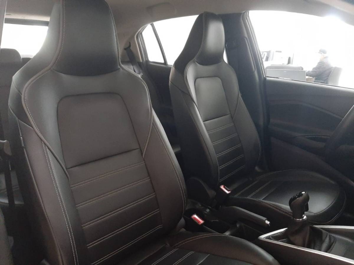 CHEVROLET - ONIX - 2023/2023 - Preta - R$ 75.900,00