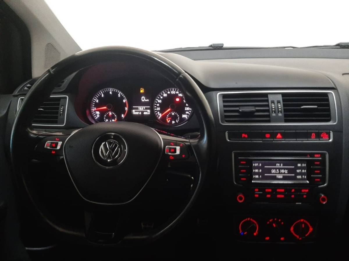 VOLKSWAGEN - SPACE CROSS - 2015/2015 - Prata - R$ 64.900,00