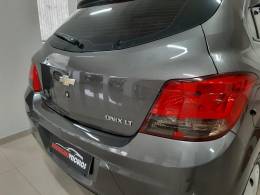 CHEVROLET - ONIX - 2014/2015 - Cinza - R$ 49.900,00
