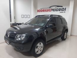 RENAULT - DUSTER - 2015/2016 - Preta - R$ 58.900,00