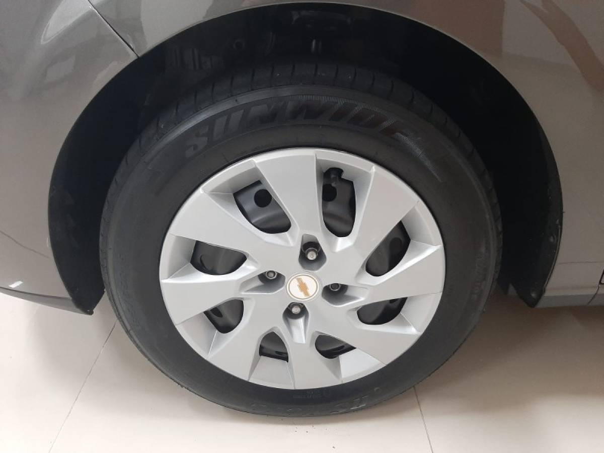 CHEVROLET - ONIX - 2014/2015 - Cinza - R$ 49.900,00