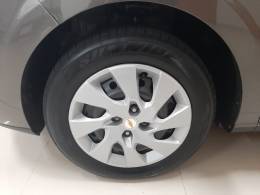 CHEVROLET - ONIX - 2014/2015 - Cinza - R$ 49.900,00