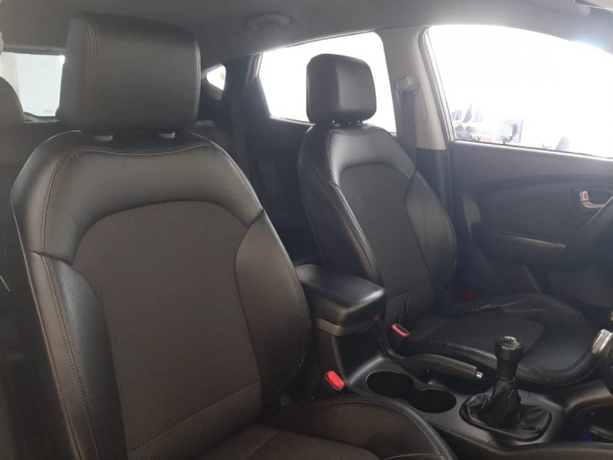 HYUNDAI - IX35 - 2010/2011 - Prata - R$ 59.900,00