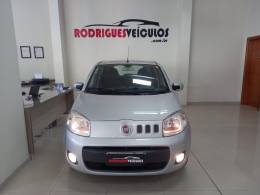 FIAT - UNO - 2010/2011 - Prata - R$ 28.900,00