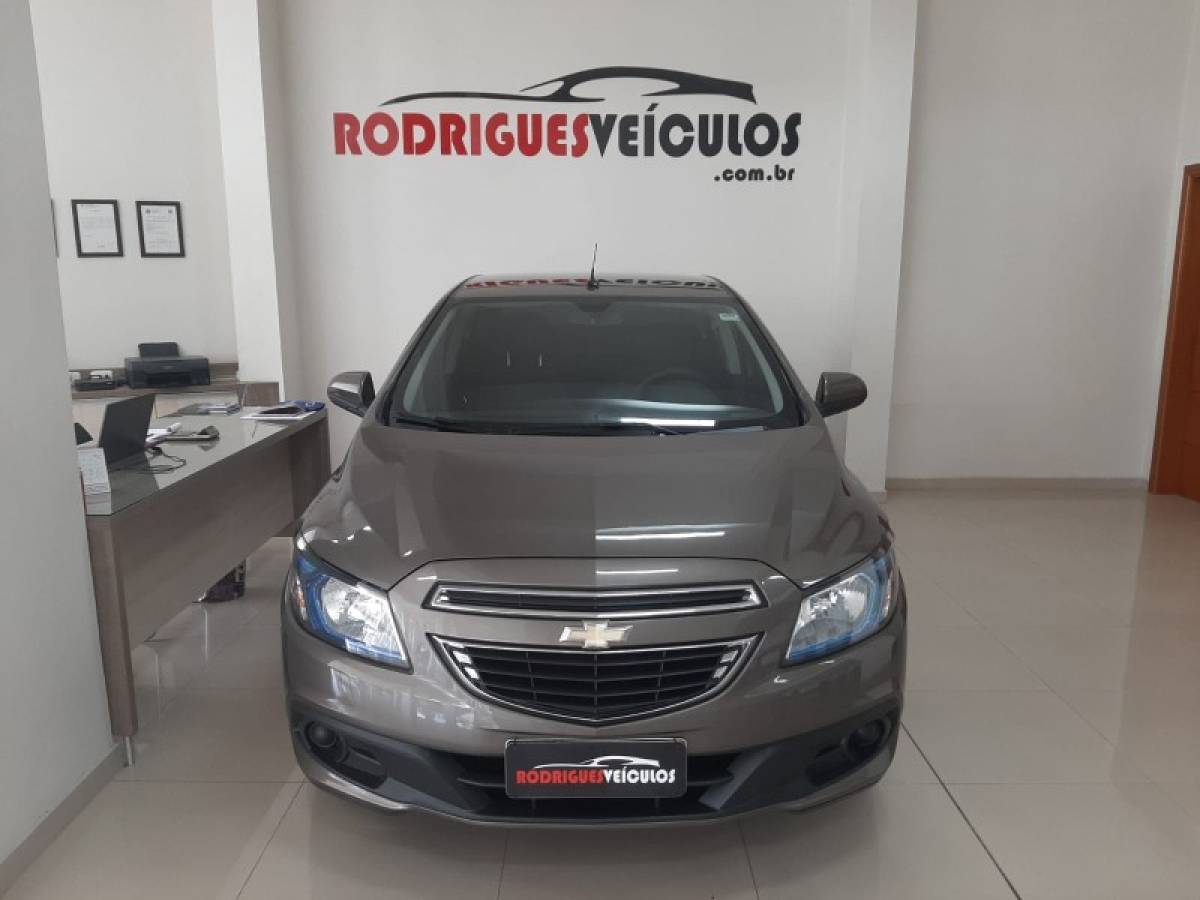 CHEVROLET - PRISMA - 2013/2013 - Cinza - R$ 44.900,00