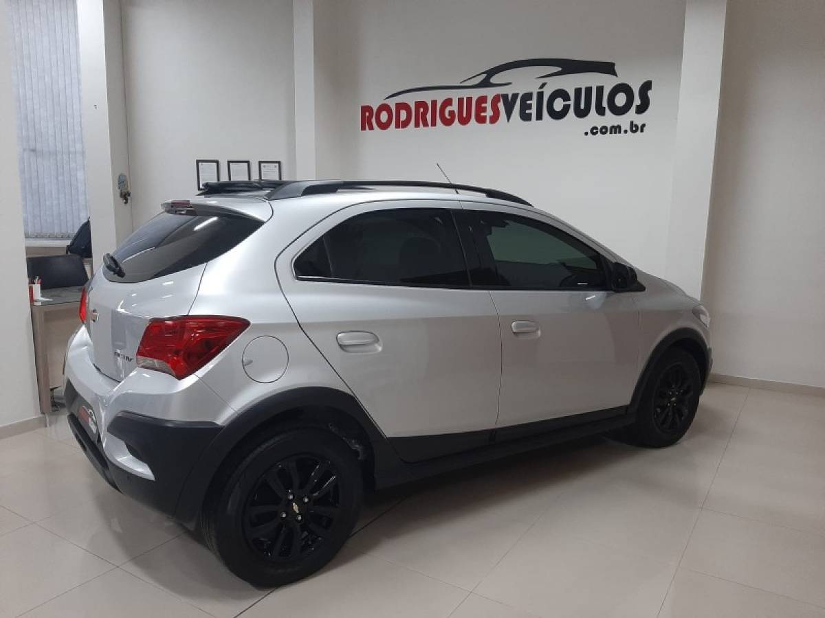 CHEVROLET - ONIX - 2019/2019 - Prata - R$ 68.900,00