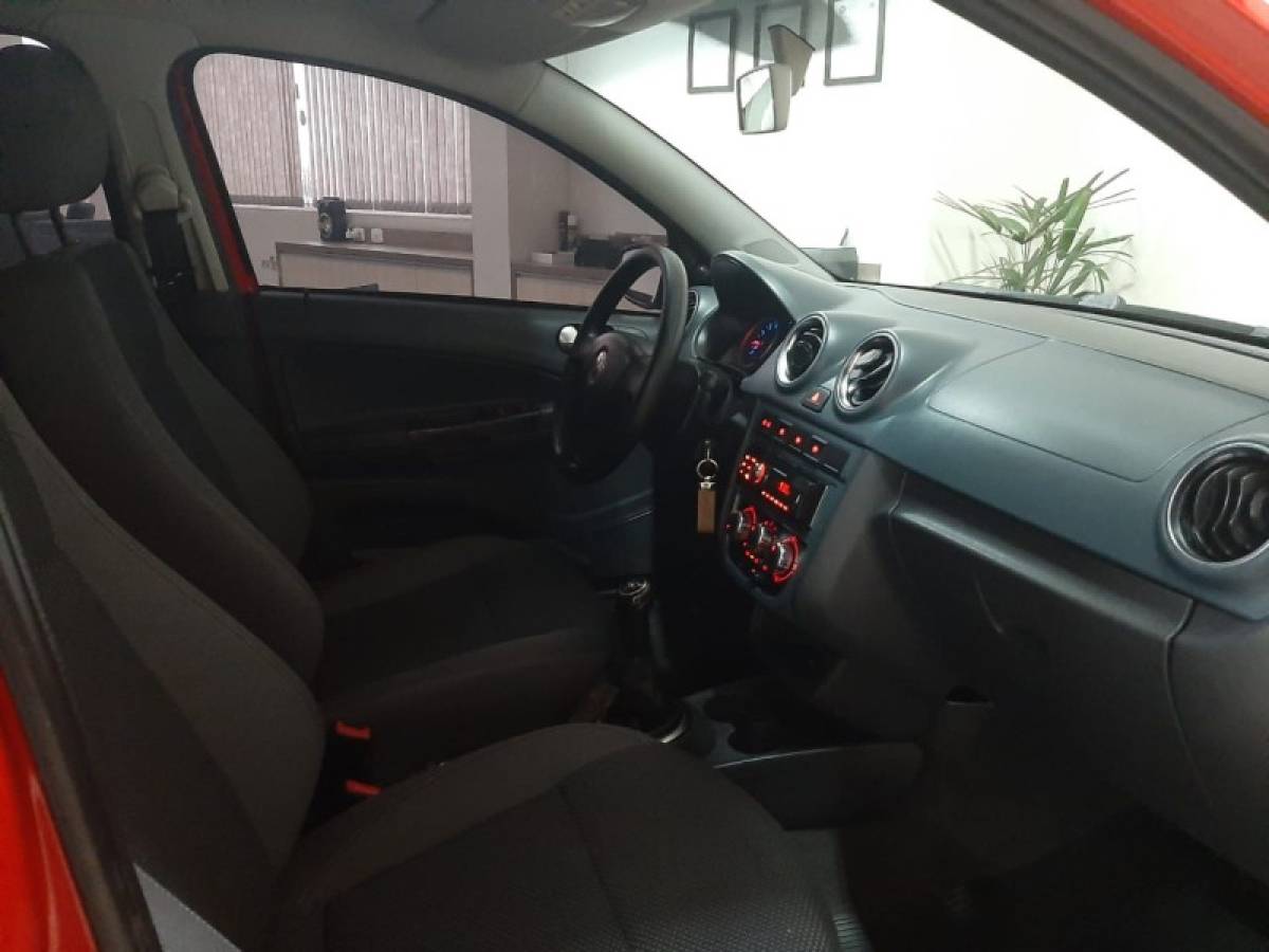 VOLKSWAGEN - GOL - 2009/2009 - Vermelha - R$ 29.900,00