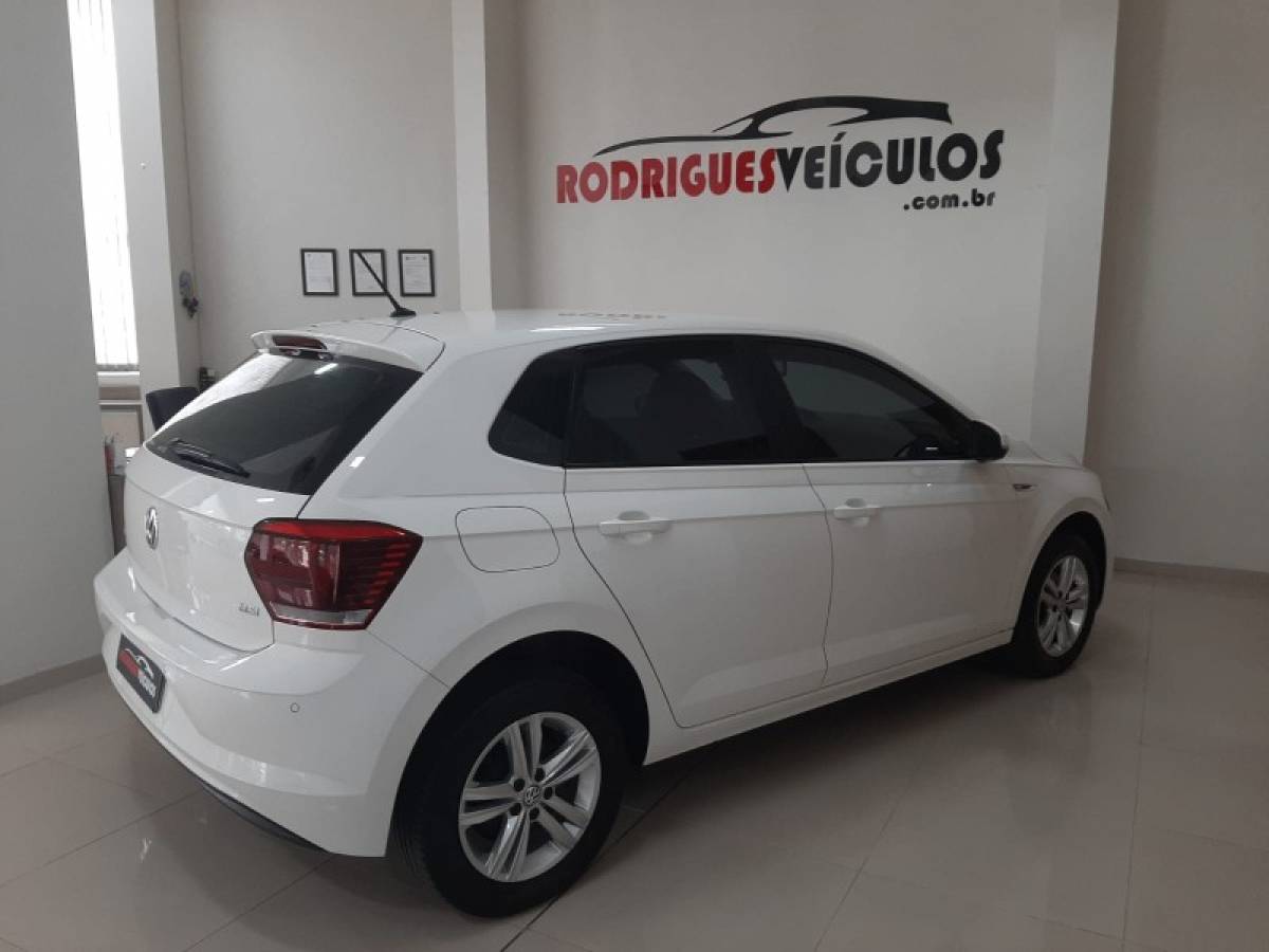 VOLKSWAGEN - POLO - 2019/2019 - Branca - R$ 67.900,00
