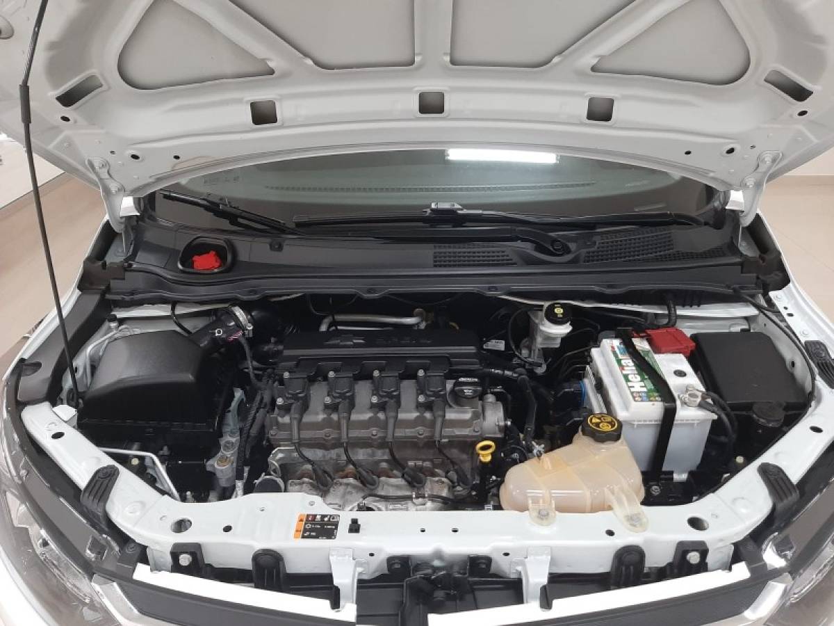 CHEVROLET - ONIX - 2018/2019 - Branca - R$ 62.900,00