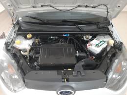 FORD - FIESTA - 2013/2014 - Prata - R$ 33.900,00