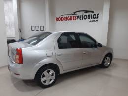 RENAULT - LOGAN - 2011/2011 - Prata - R$ 26.900,00