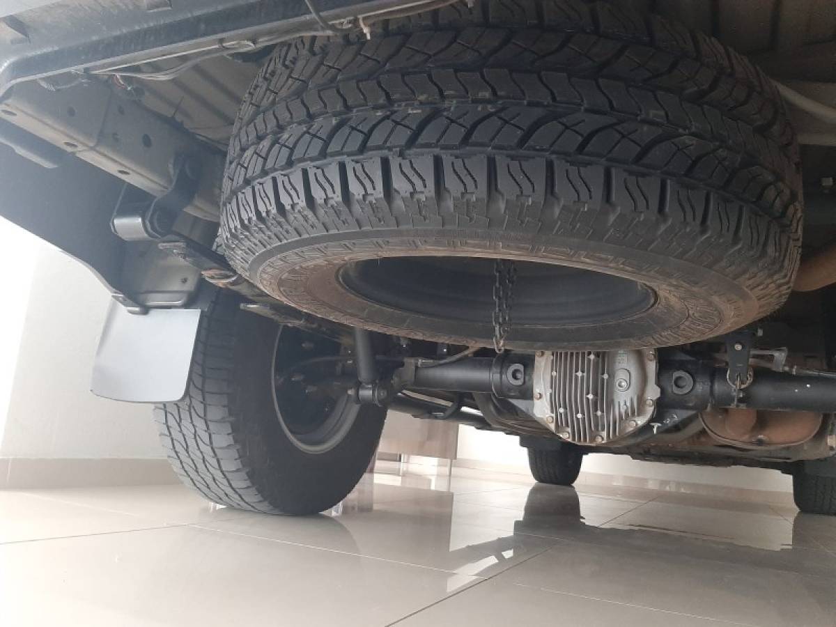 NISSAN - FRONTIER - 2012/2013 - Preta - R$ 104.900,00