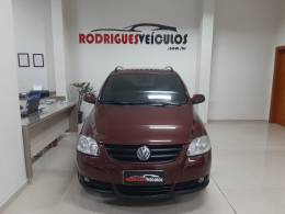 VOLKSWAGEN - SPACEFOX - 2007/2008 - Vermelha - R$ 29.900,00