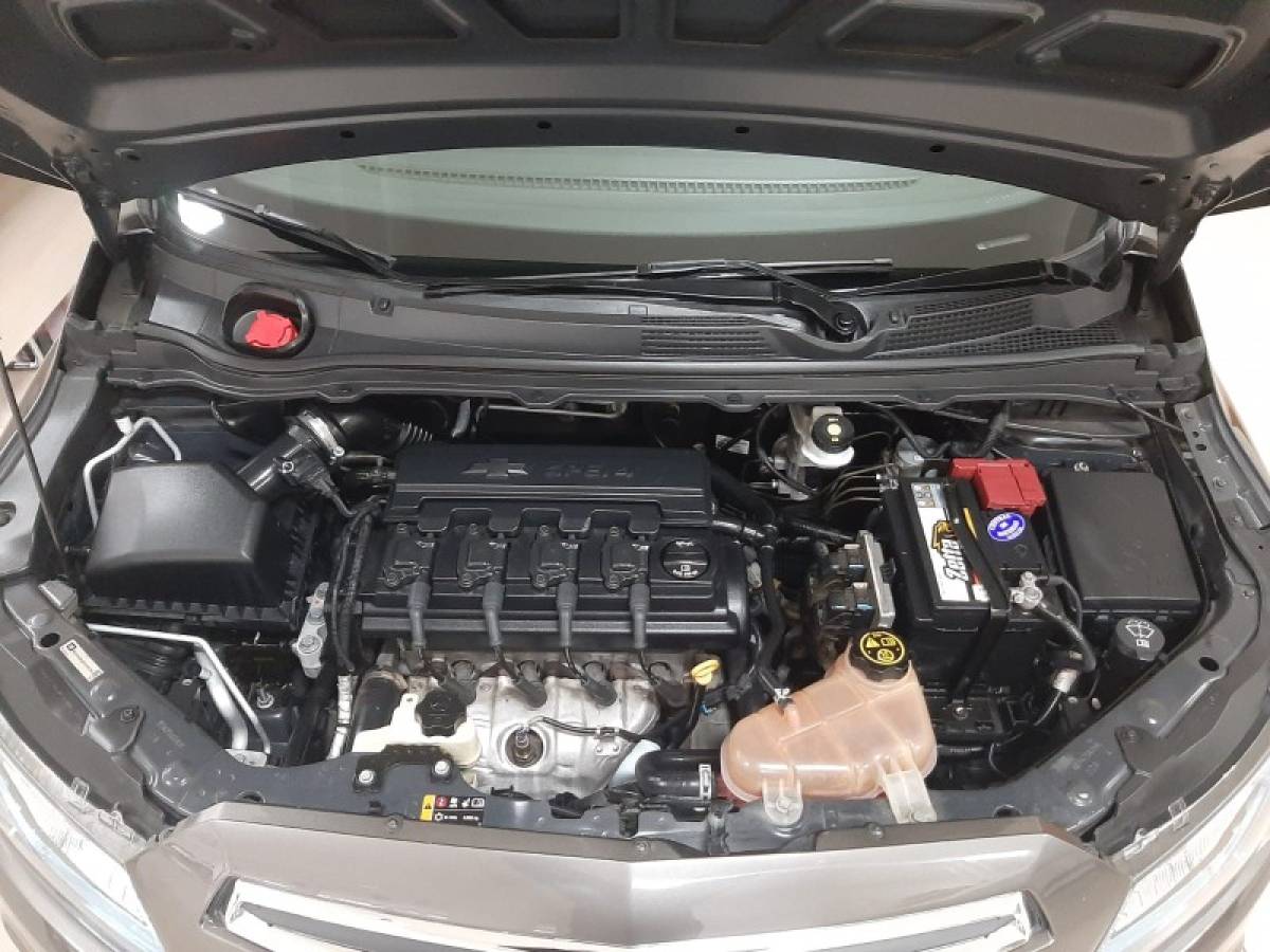 CHEVROLET - ONIX - 2014/2015 - Cinza - R$ 49.900,00