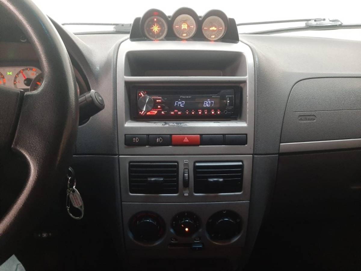 FIAT - STRADA - 2011/2012 - Preta - R$ 53.800,00