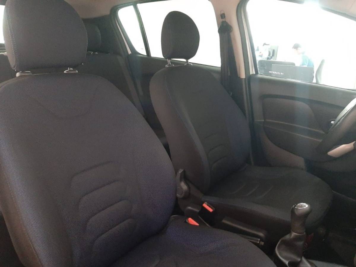 RENAULT - SANDERO - 2014/2015 - Prata - R$ 44.900,00