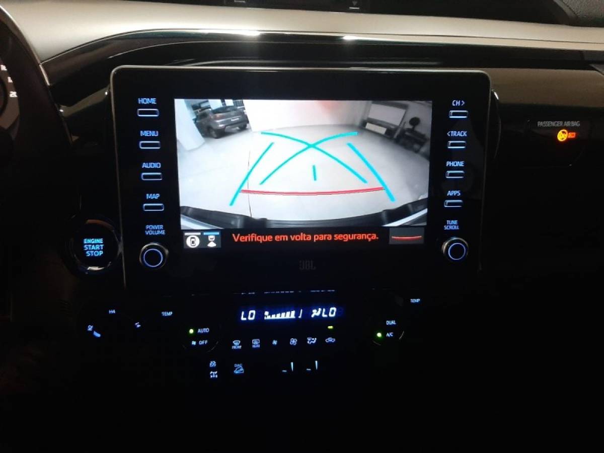 TOYOTA - HILUX - 2022/2022 - Branca - R$ 259.000,00