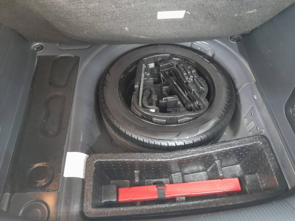 VOLKSWAGEN - SPACEFOX - 2017/2018 - Preta - R$ 56.900,00